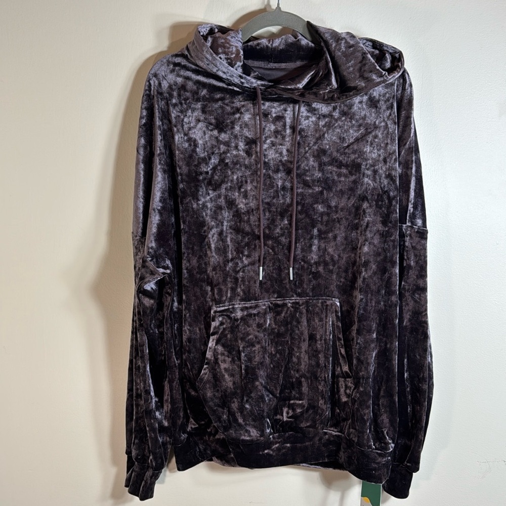 NWT - Halara oversized pullover velvet with hood color wine‎ size small
